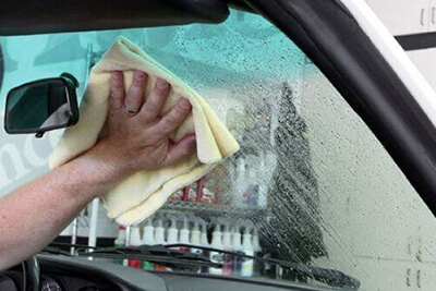 czyszczenie szyb samochodowych 3